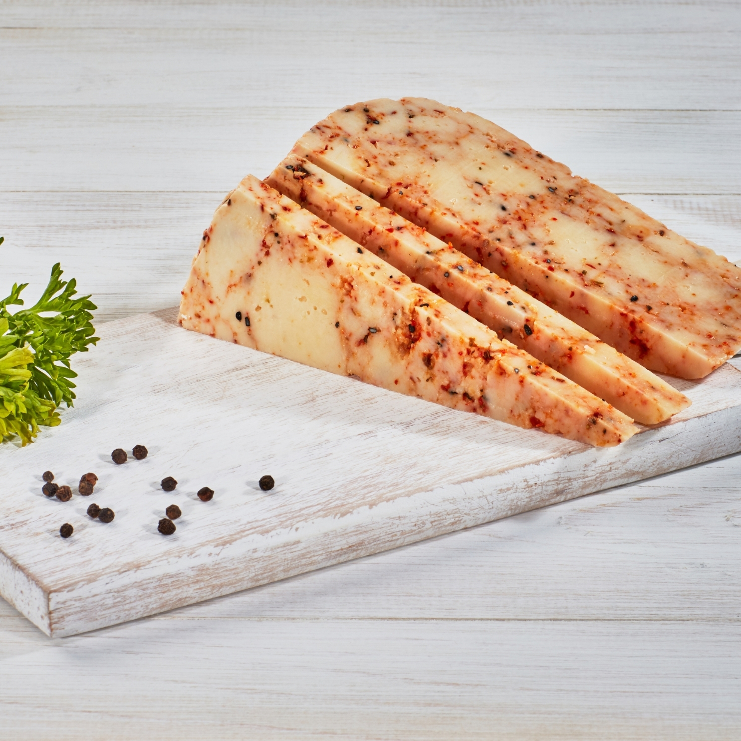 KEKİKLİ BİBERLİ SEPET PEYNİRİ